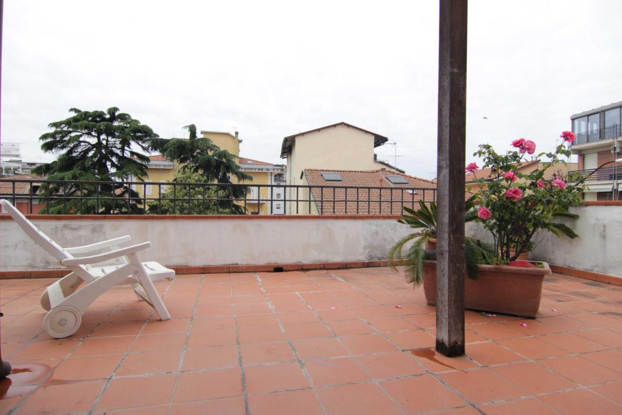 L'Arrocco Bed And Breakfast Marina Di Carrara Exterior photo