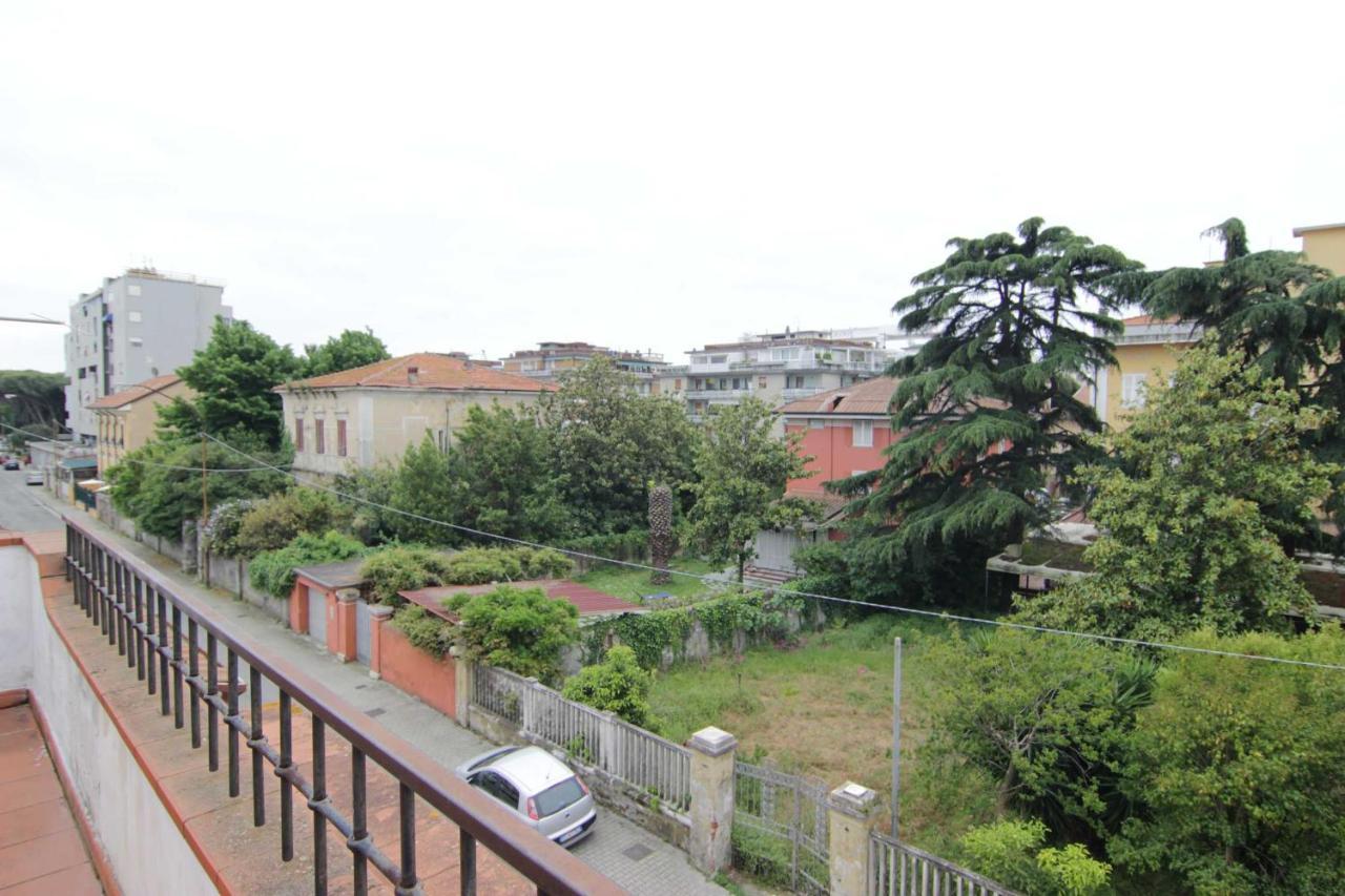 L'Arrocco Bed And Breakfast Marina Di Carrara Exterior photo