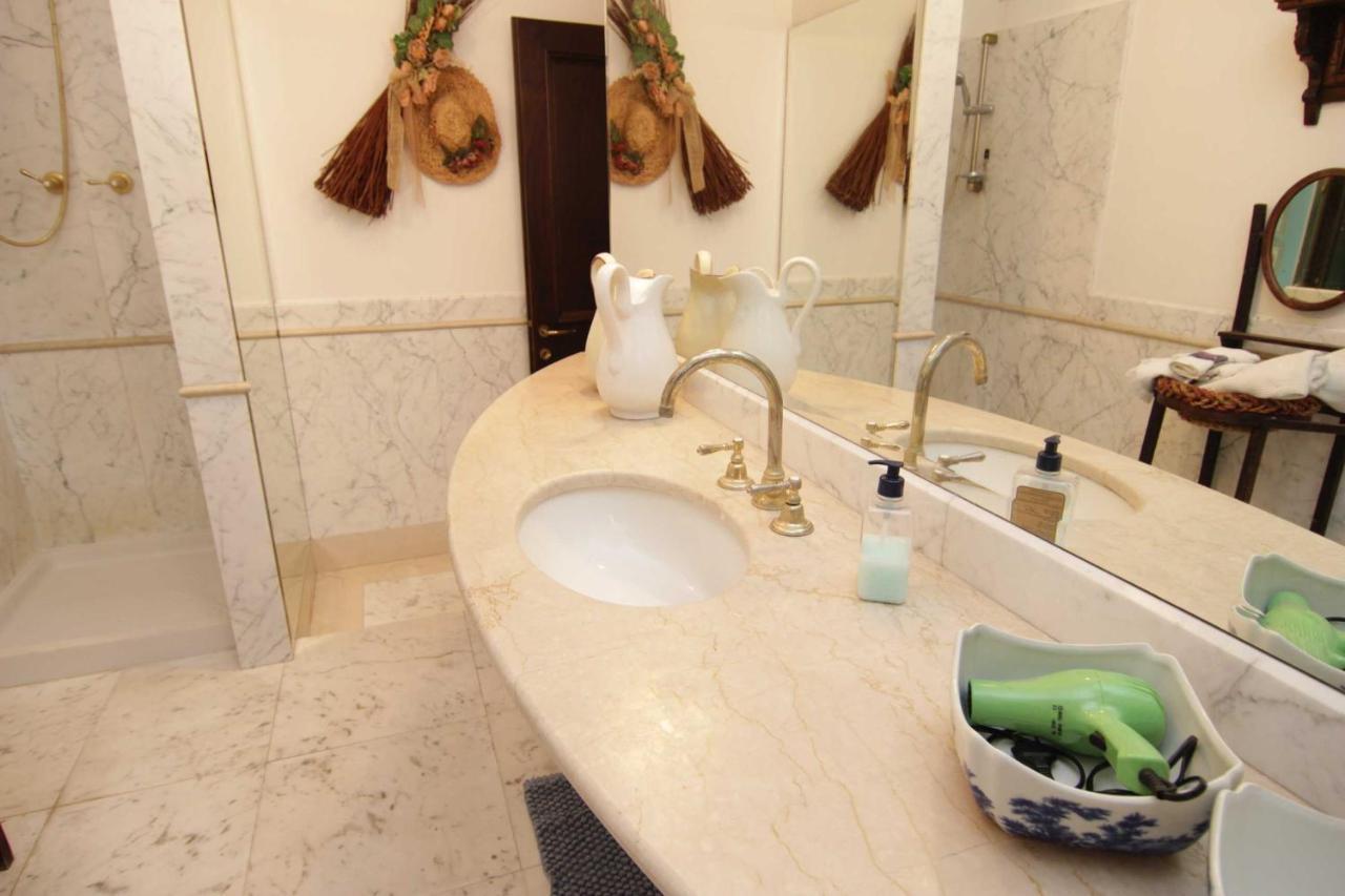 L'Arrocco Bed And Breakfast Marina Di Carrara Exterior photo